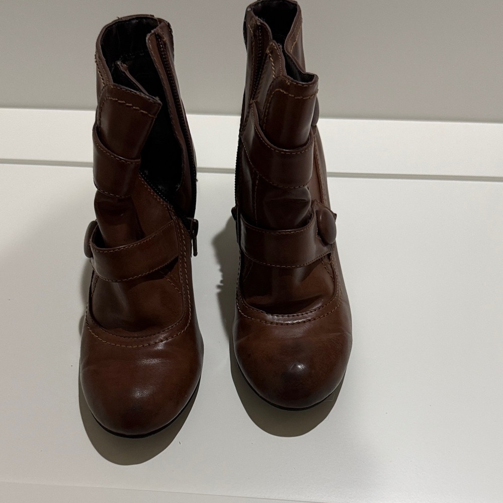 Naturalizer Brown Ankle Boots